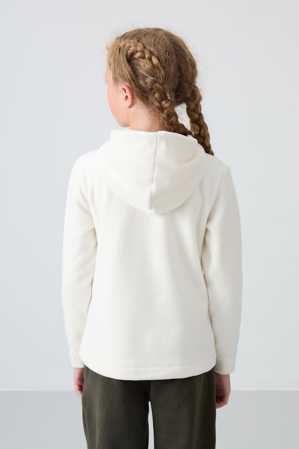 Image of Ekru Kalın Yumuşak Dokulu Standart Fit Nakışlı Polar Kız Çocuk Sweatshirt - 75152