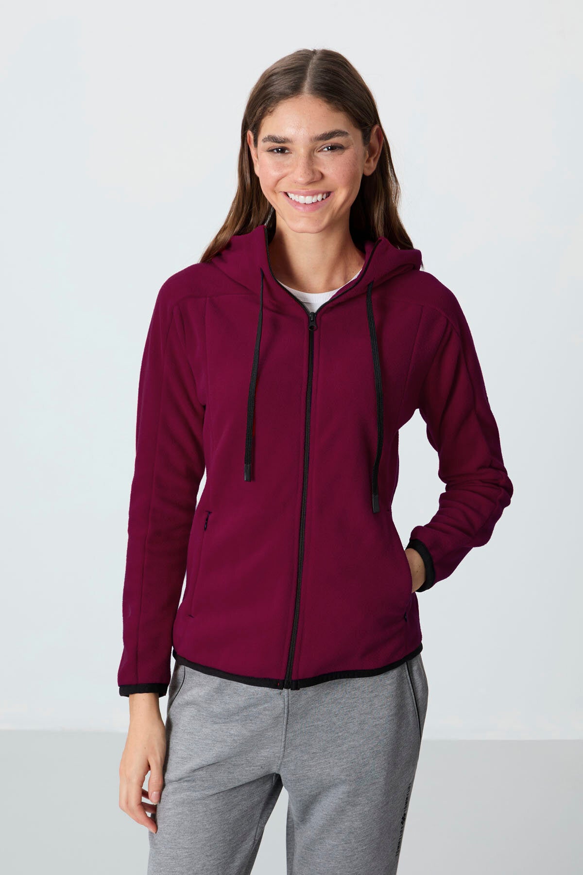 Image of Erguvan Kalın Yumuşak Dokulu Kapüşonlu Standart Fit Nakışlı Polar Kadın Sweatshirt -97287