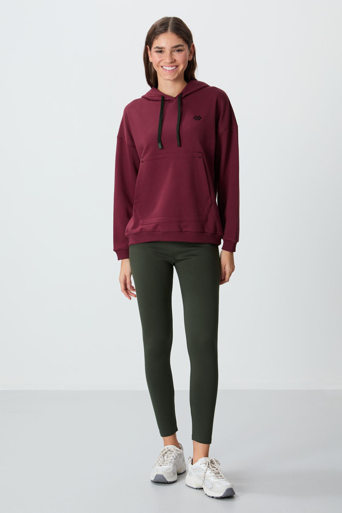 Image of Erguvan Kompakt Pamuklu Kalın Pürüzsüz Dokulu Kapüşonlu Oversize Fit Kadın Sweatshirt - 97291