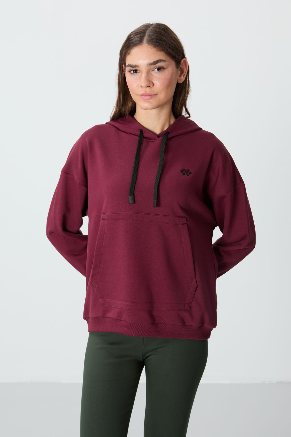 Image of Erguvan Kompakt Pamuklu Kalın Pürüzsüz Dokulu Kapüşonlu Oversize Fit Kadın Sweatshirt - 97291