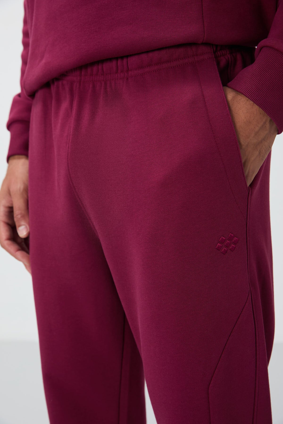 Image of Erguvan Kompakt Pamuklu Kalın Pürüzsüz Dokulu O Yaka Comfort Fit Erkek Eşofman Takım -85263