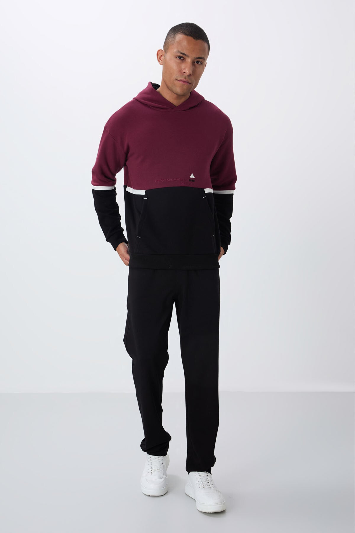 Image of Erguvan Pamuklu Kalın İçi Tüylü Yumuşak Dokulu Comfort Fit Nakışlı Erkek Sweatshirt - 88417