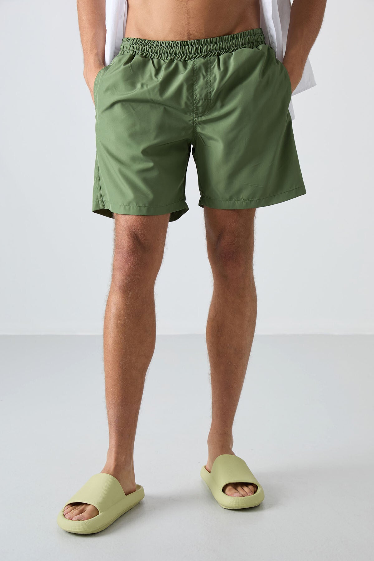 Image of Pantaloni scurți de baie kaki pentru bărbați, cu uscare rapidă, croială standard - 81237