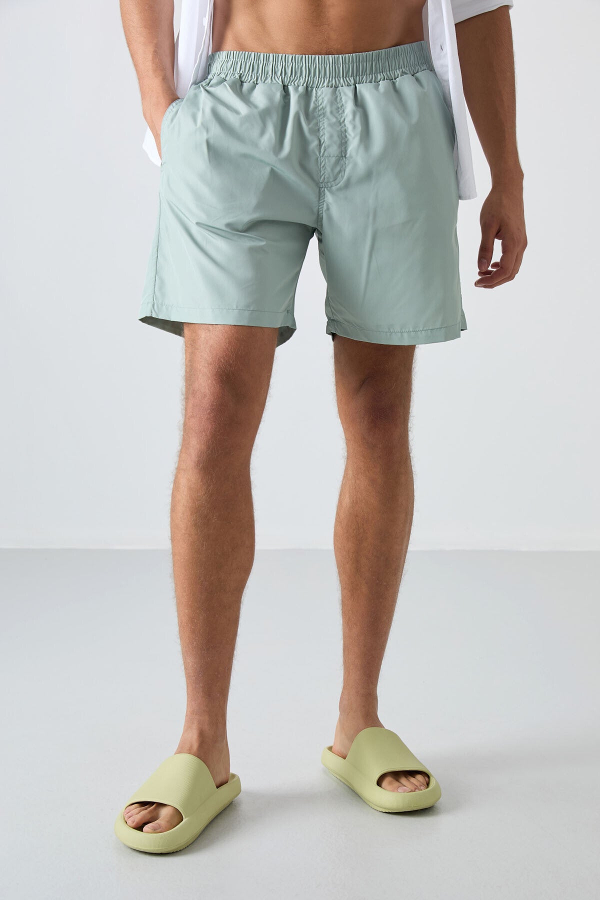Image of Pantaloni scurți de baie pentru bărbați, croială standard, cu uscare rapidă, culoare Stone - 81237