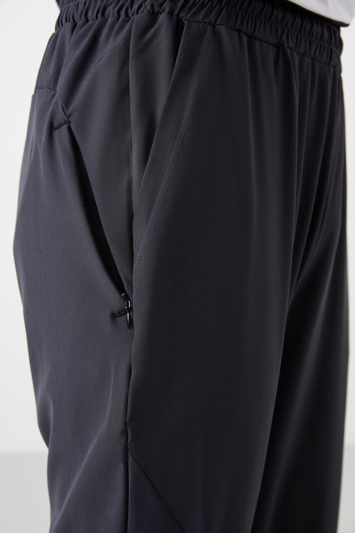 Image of Antrasit İnce Yumuşak Comfort Fit Erkek Eşofman Alt - 82119