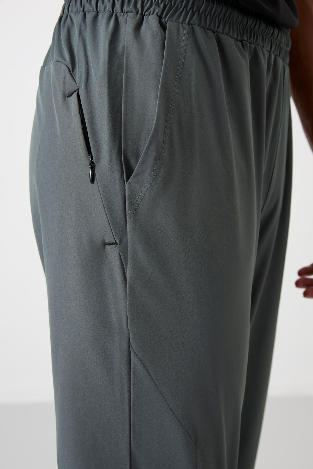 Image of Haki İnce Yumuşak Comfort Fit Erkek Eşofman Alt - 82119