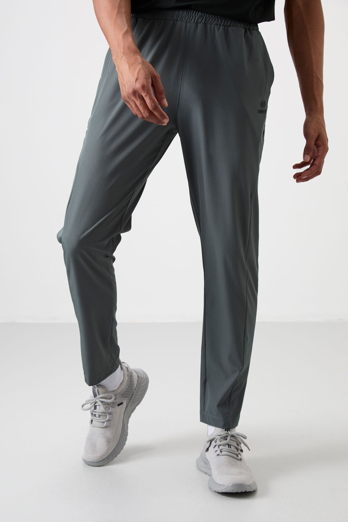 Image of Haki İnce Yumuşak Comfort Fit Erkek Eşofman Alt - 82119