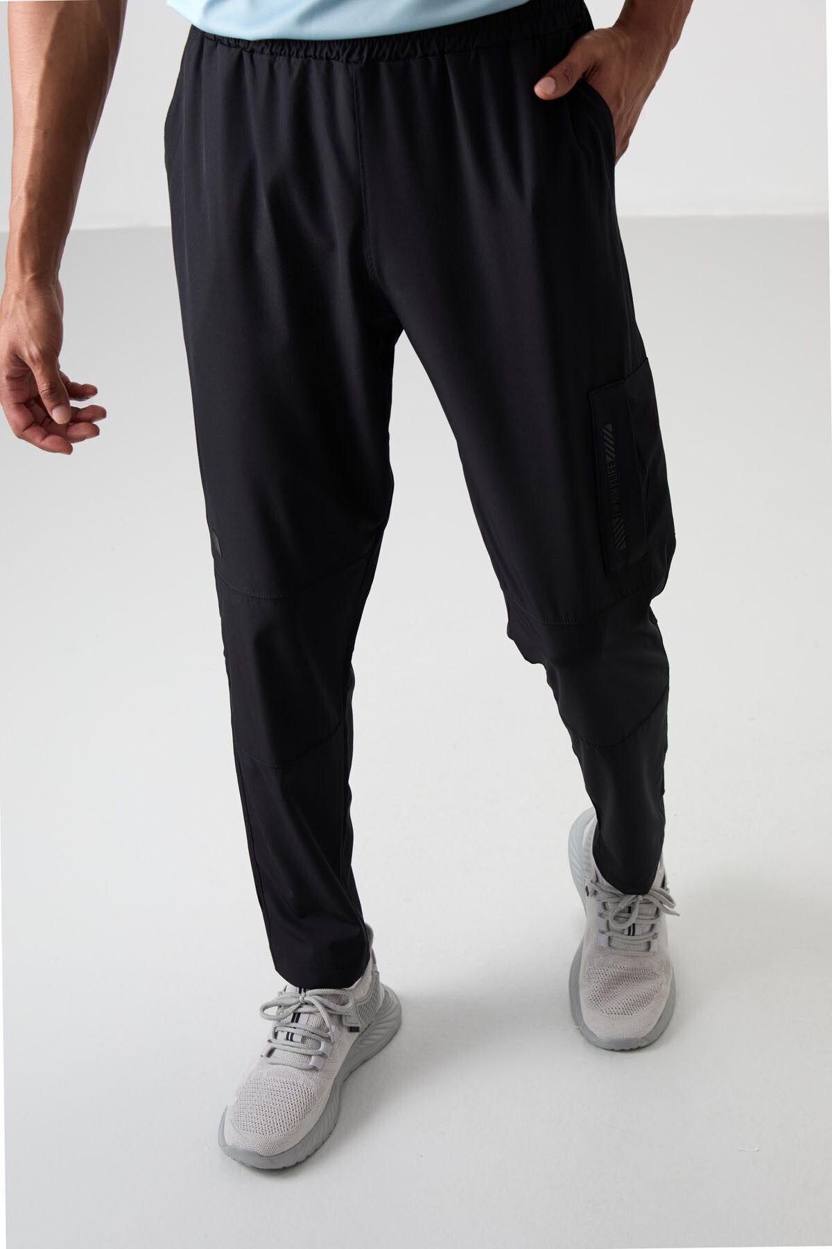 Image of Siyah İnce Yumuşak Comfort Fit Erkek Eşofman Alt - 82120