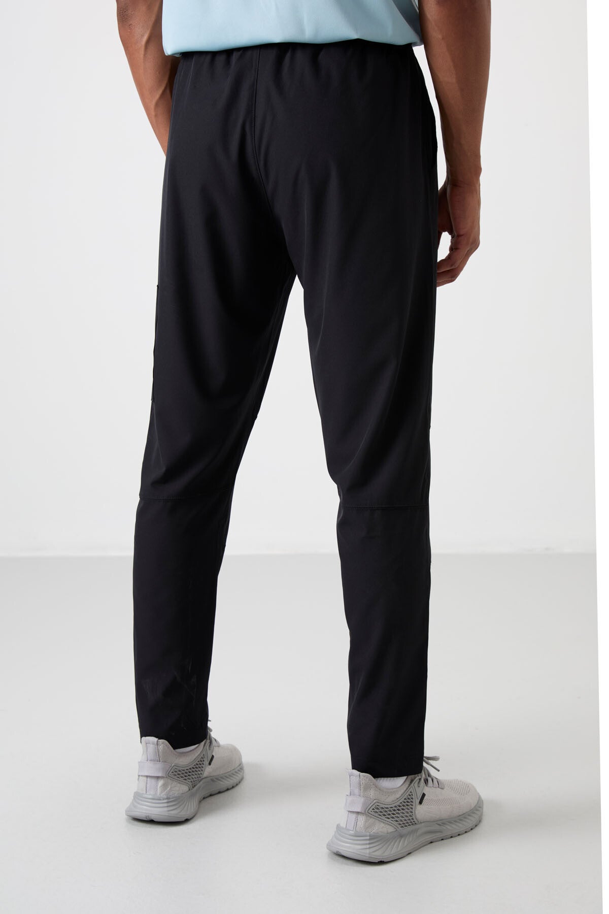 Image of Siyah İnce Yumuşak Comfort Fit Erkek Eşofman Alt - 82120