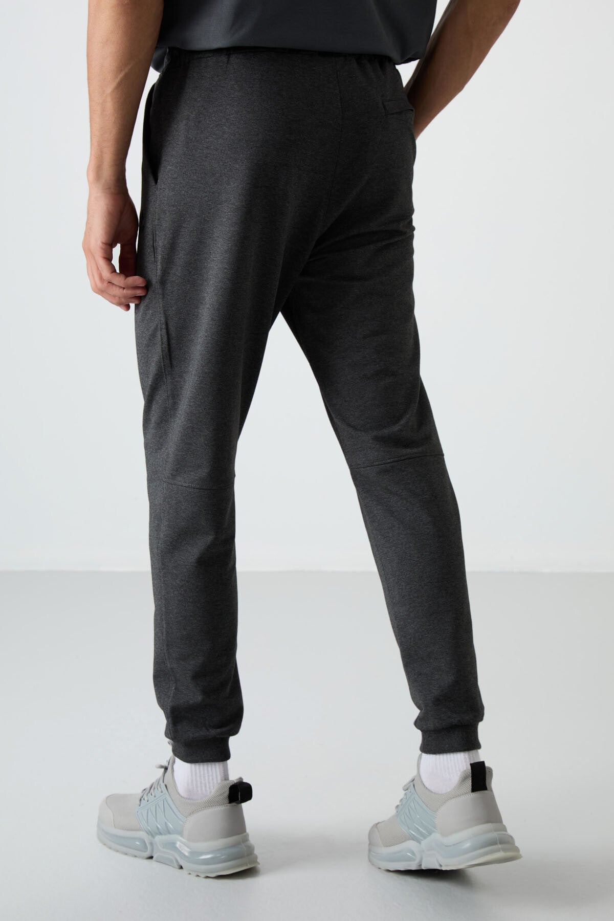 Image of Antrasıt Melanj Pamuklu Yumuşak Dokulu Comfort Fit Nakışlı Erkek Jogger - 82123