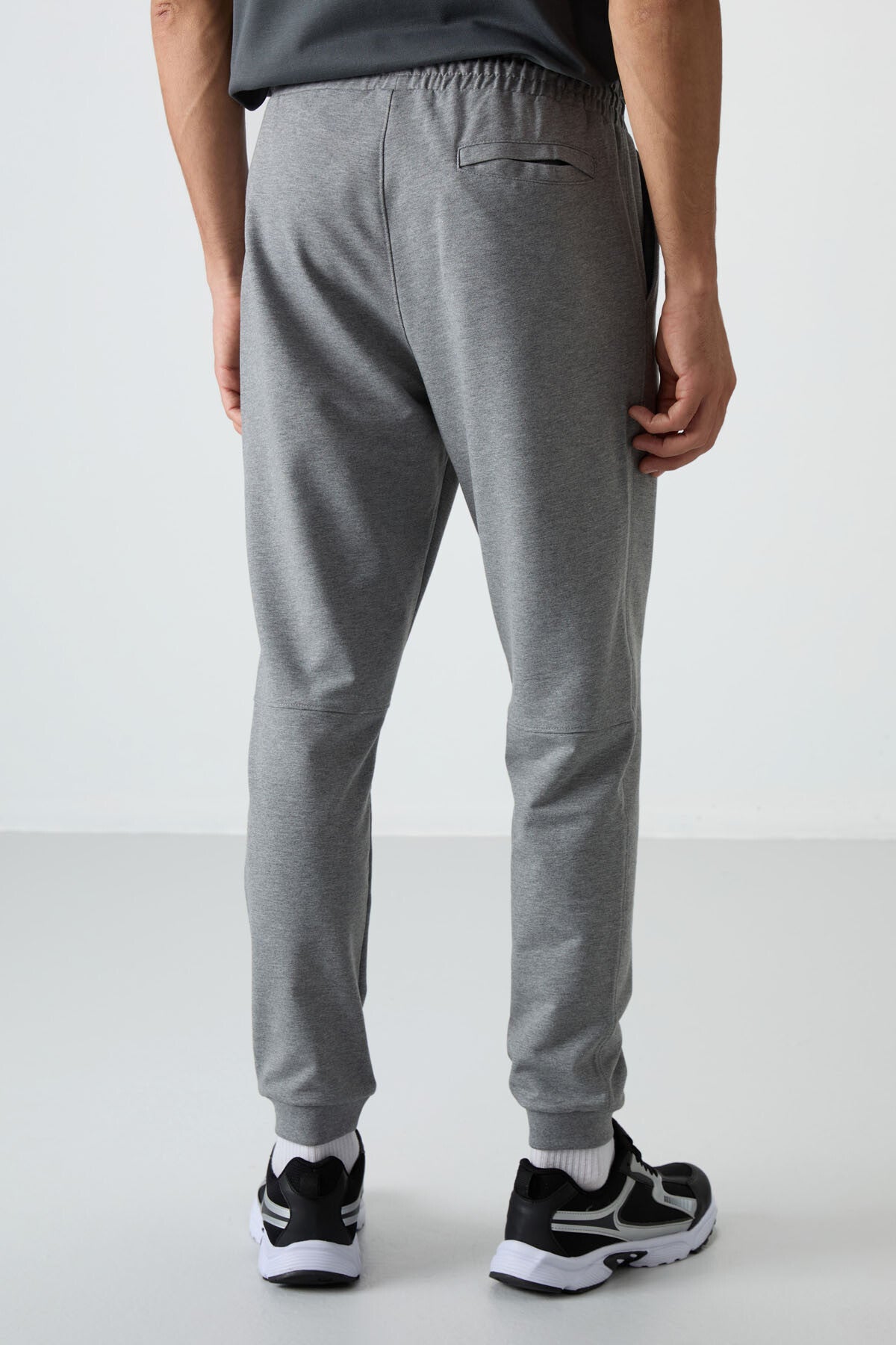 Image of Gri Melanj Pamuklu Yumuşak Dokulu Comfort Fit Nakışlı Erkek Jogger - 82123