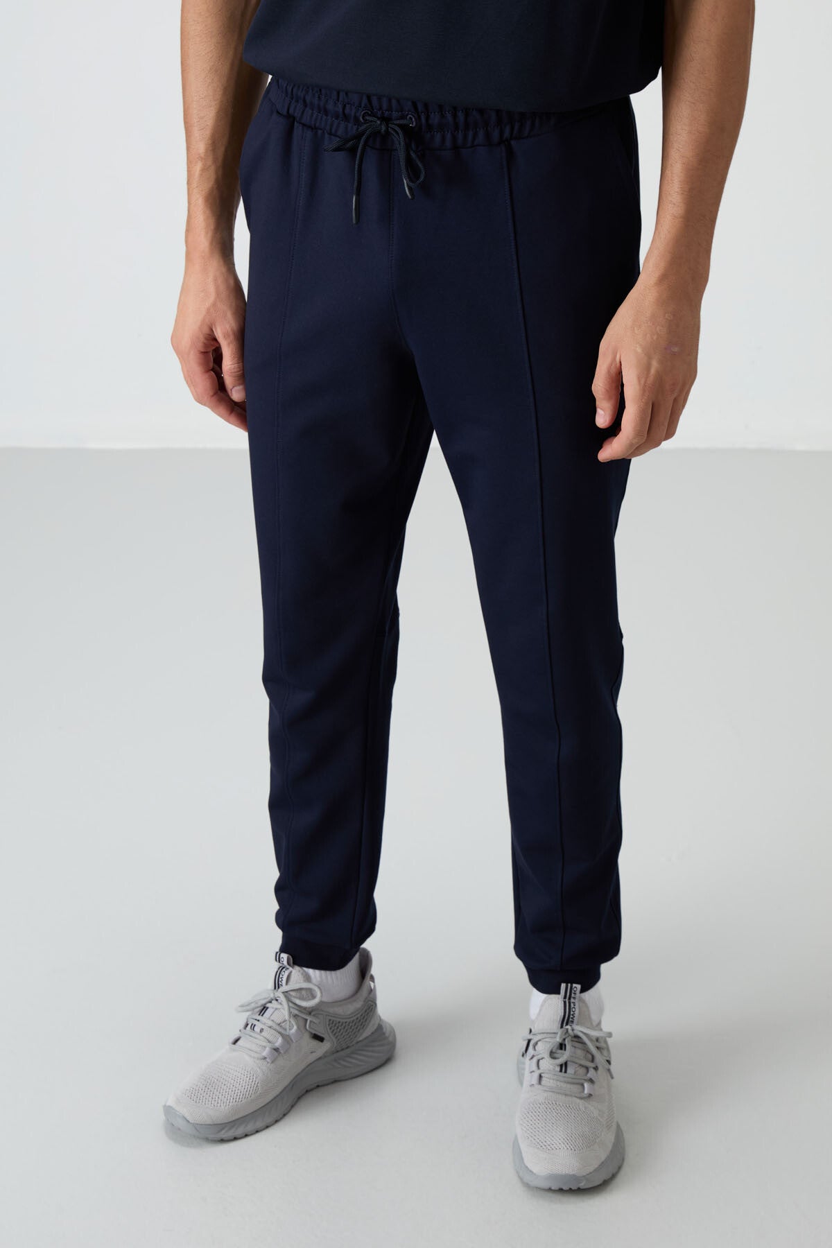 Image of İndigo Pamuklu Yumuşak Dokulu Comfort Fit Nakışlı Erkek Jogger - 82123