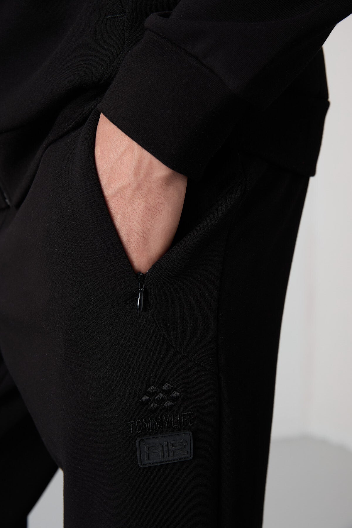 Image of Siyah Pamuklu Kalın Yumuşak Dokulu Comfort Fit Baskılı Erkek Eşofman Takım - 85236