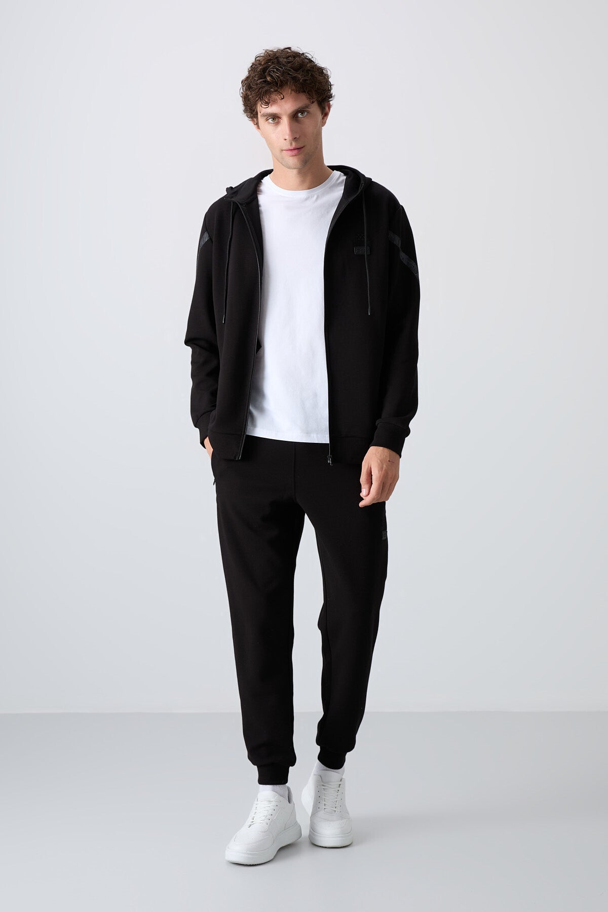 Image of Siyah Pamuklu Kalın Yumuşak Dokulu Comfort Fit Baskılı Erkek Eşofman Takım - 85236