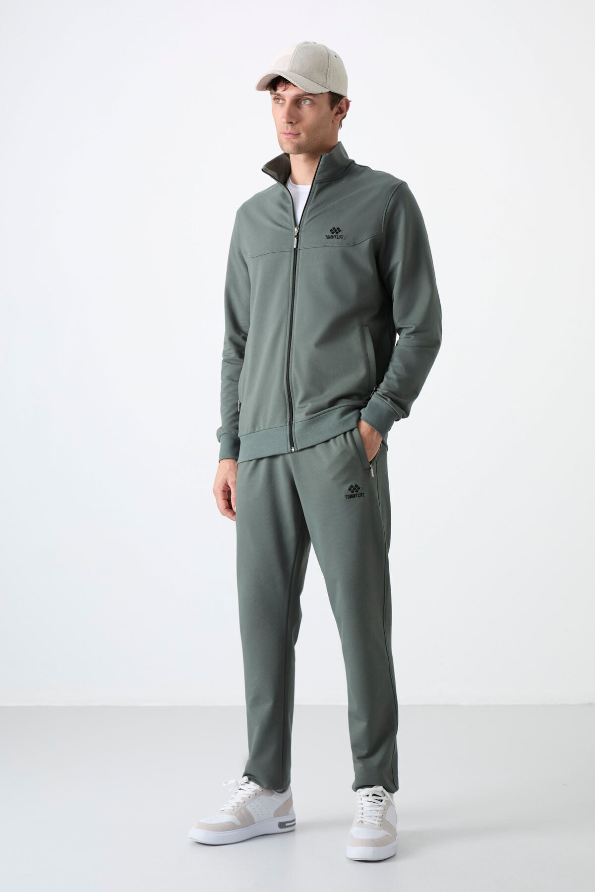 Image of Trening bărbătesc kaki, cu guler ridicat și fermoar, croială lejeră, model clasic - 85072