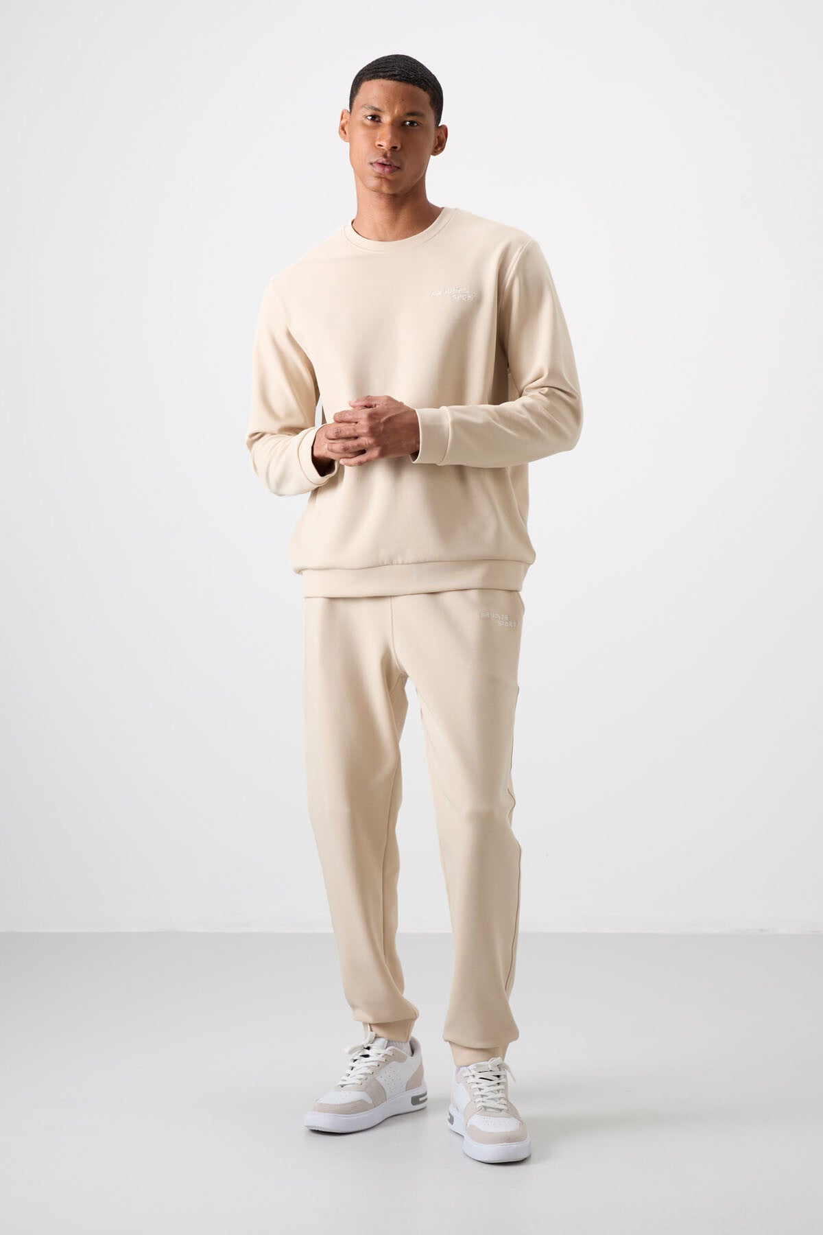 Image of Bej Pamuklu Kalın Yumuşak Dokulu Comfort Fit Nakışlı Erkek Eşofman Takım - 85254