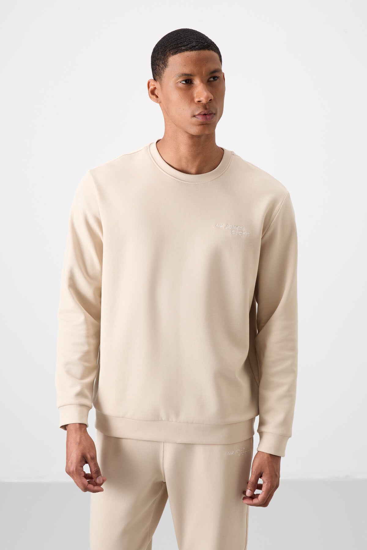 Image of Bej Pamuklu Kalın Yumuşak Dokulu Comfort Fit Nakışlı Erkek Eşofman Takım - 85254