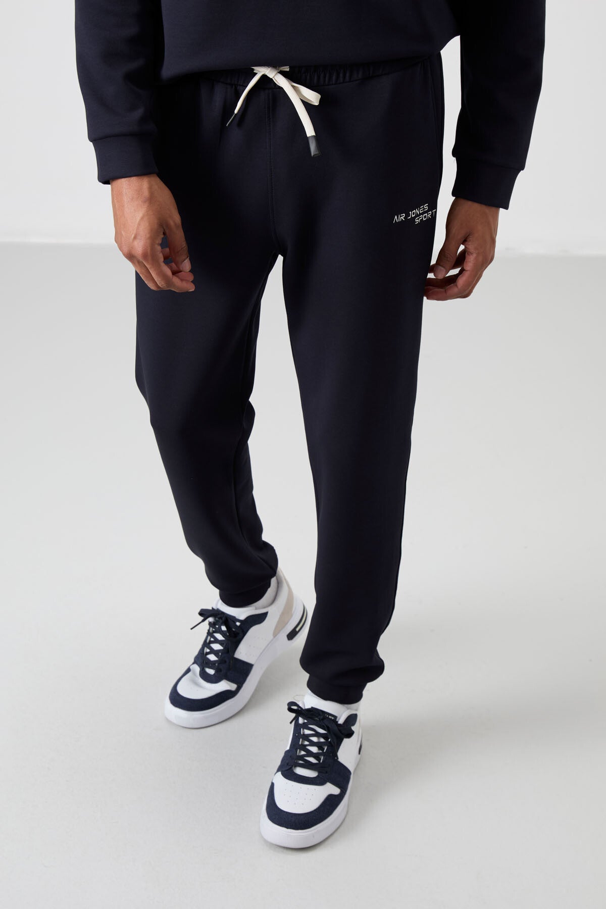 Image of Lacivert Pamuklu Kalın Yumuşak Dokulu Comfort Fit Nakışlı Erkek Eşofman Takım - 85254