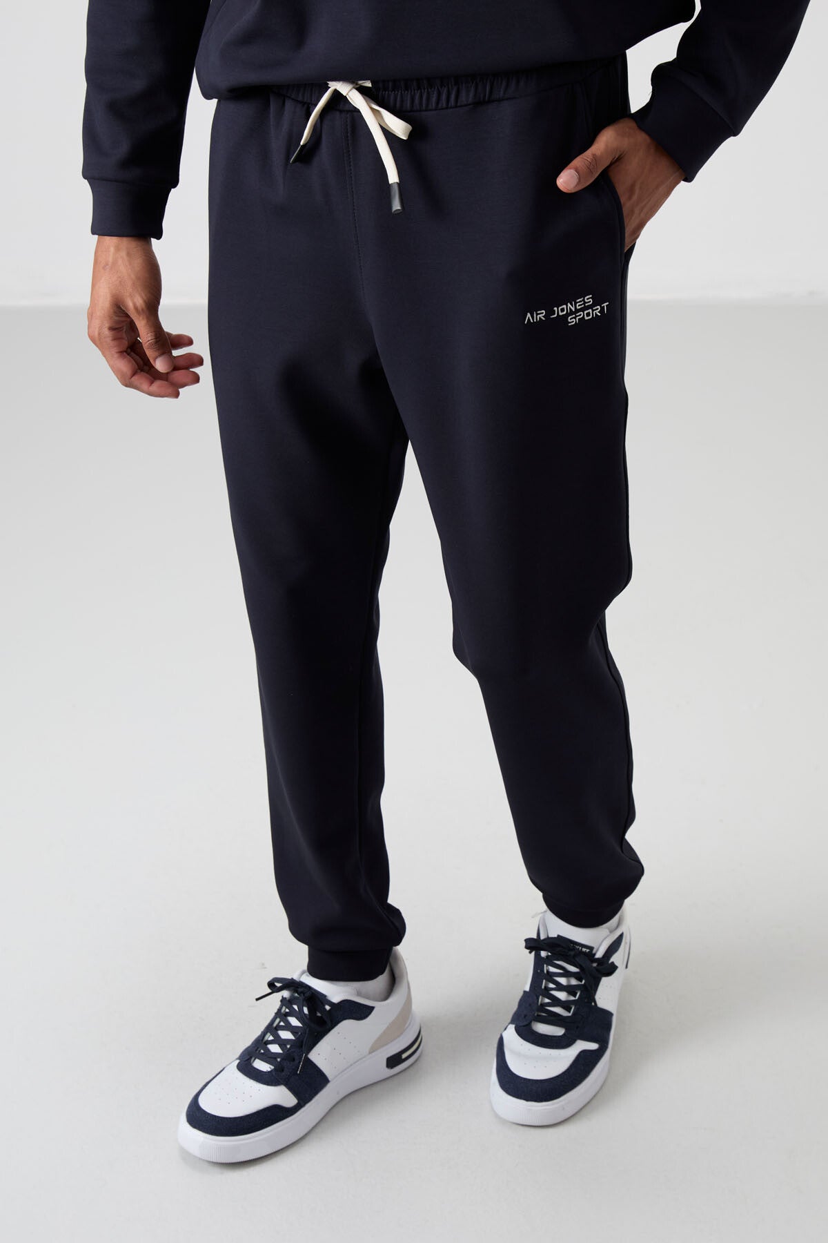 Image of Lacivert Pamuklu Kalın Yumuşak Dokulu Comfort Fit Nakışlı Erkek Eşofman Takım - 85254