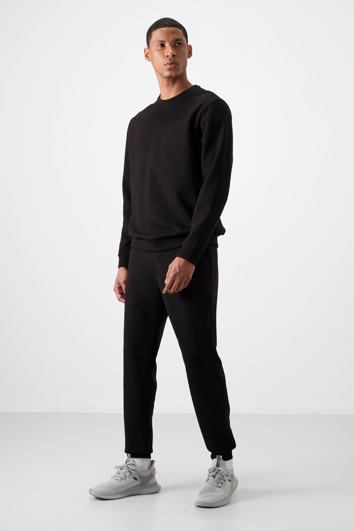 Image of Siyah - Siyah Pamuklu Kalın Yumuşak Dokulu Comfort Fit Nakışlı Erkek Eşofman Takım - 85254