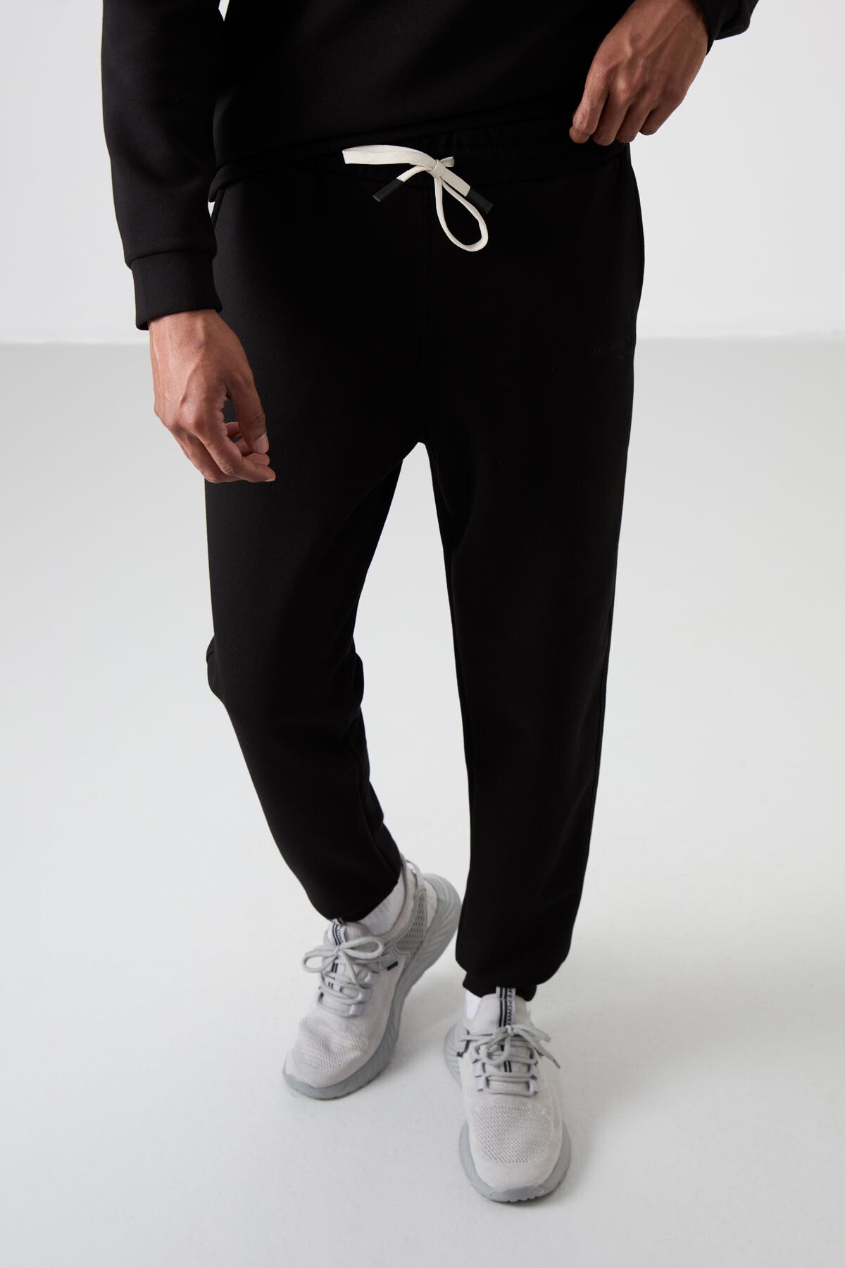 Image of Siyah - Siyah Pamuklu Kalın Yumuşak Dokulu Comfort Fit Nakışlı Erkek Eşofman Takım - 85254
