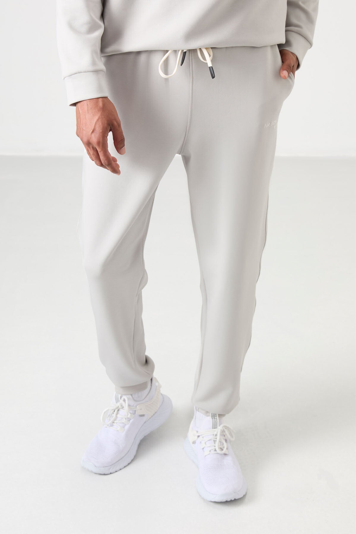 Image of Taş Pamuklu Kalın Yumuşak Dokulu Comfort Fit Nakışlı Erkek Eşofman Takım - 85254