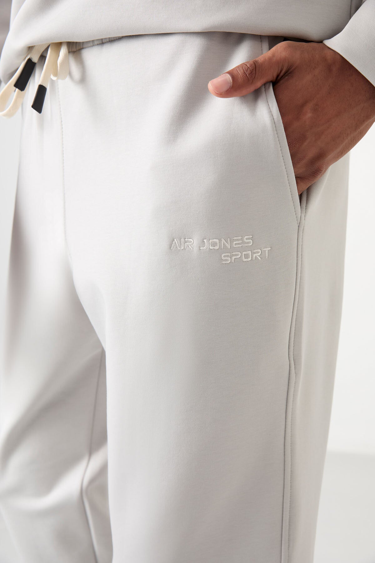 Image of Taş Pamuklu Kalın Yumuşak Dokulu Comfort Fit Nakışlı Erkek Eşofman Takım - 85254