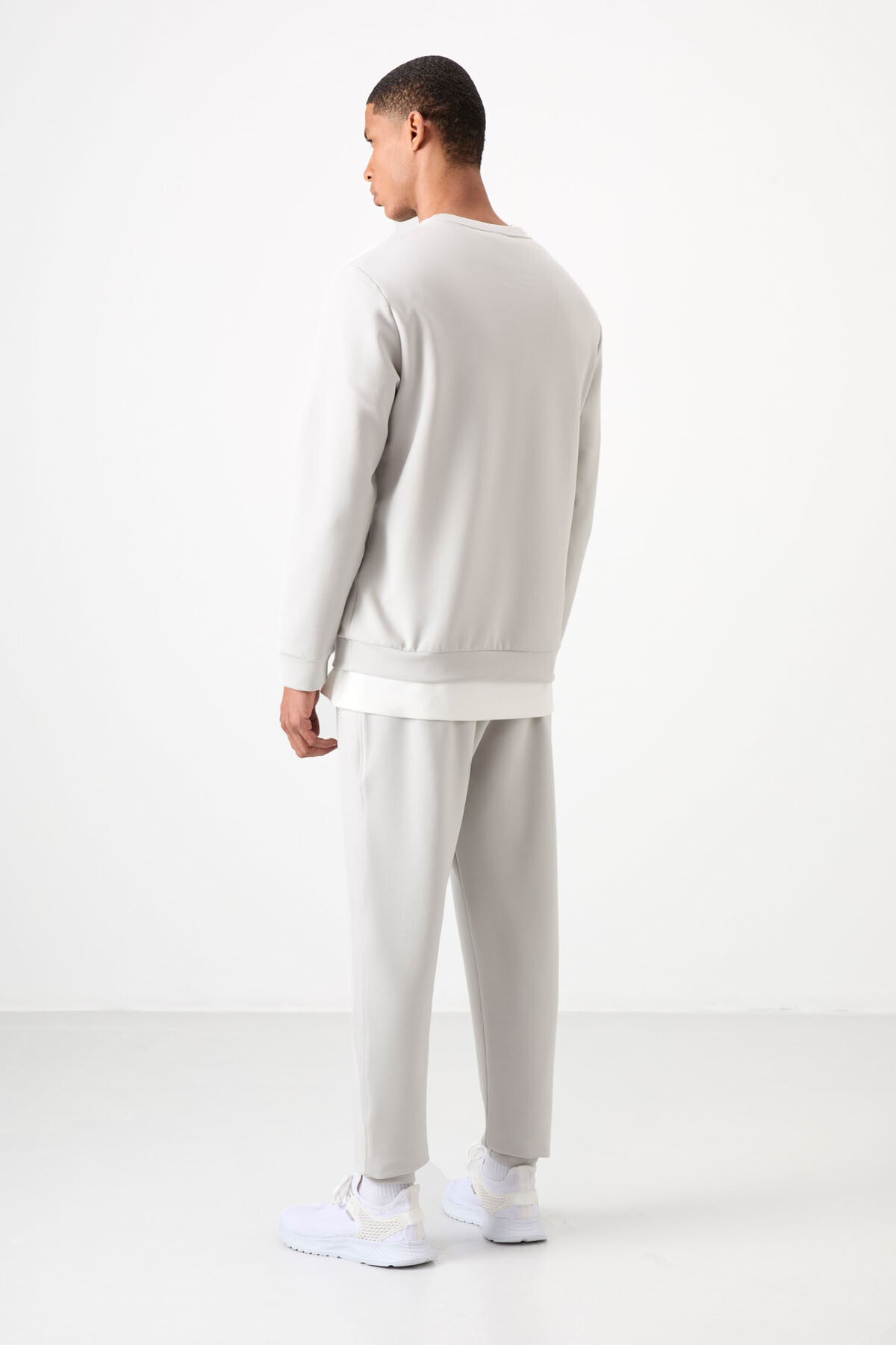 Image of Taş Pamuklu Kalın Yumuşak Dokulu Comfort Fit Nakışlı Erkek Eşofman Takım - 85254