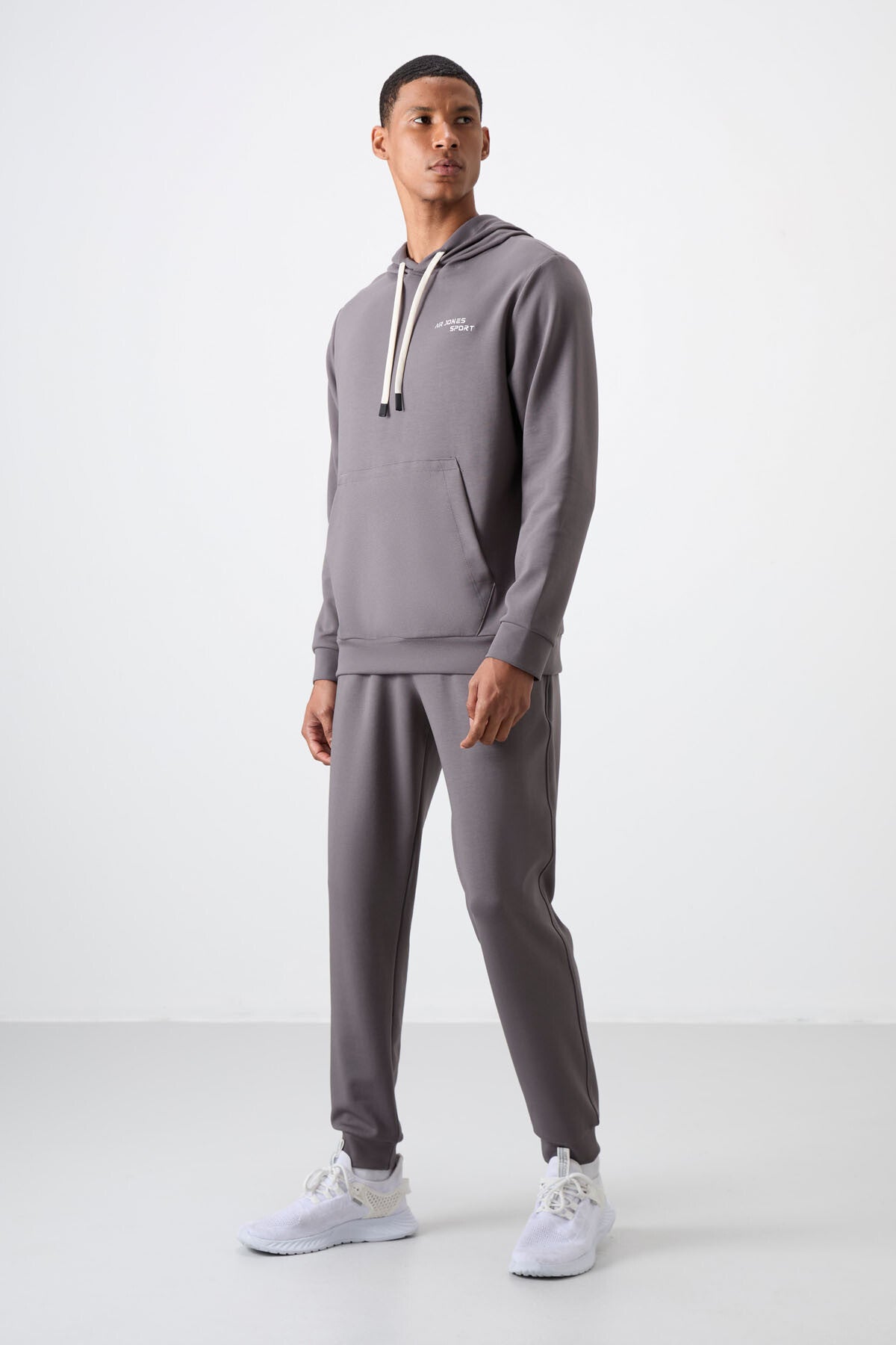 Image of Koyu Gri Pamuklu Kalın Yumuşak Dokulu Comfort Fit Nakışlı Erkek Eşofman Takım - 85255