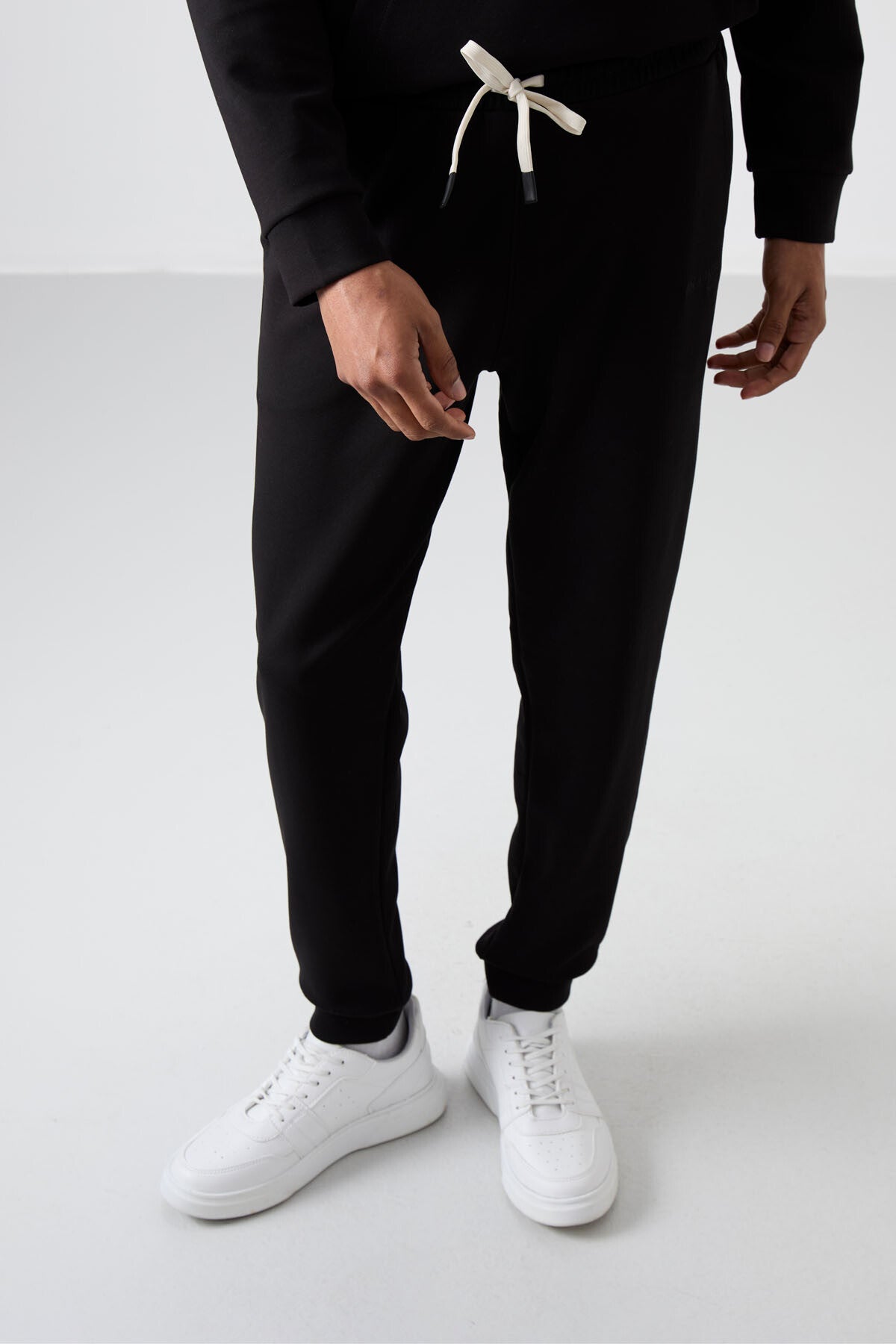 Image of Siyah - Siyah Pamuklu Kalın Yumuşak Dokulu Comfort Fit Nakışlı Erkek Eşofman Takım - 85255
