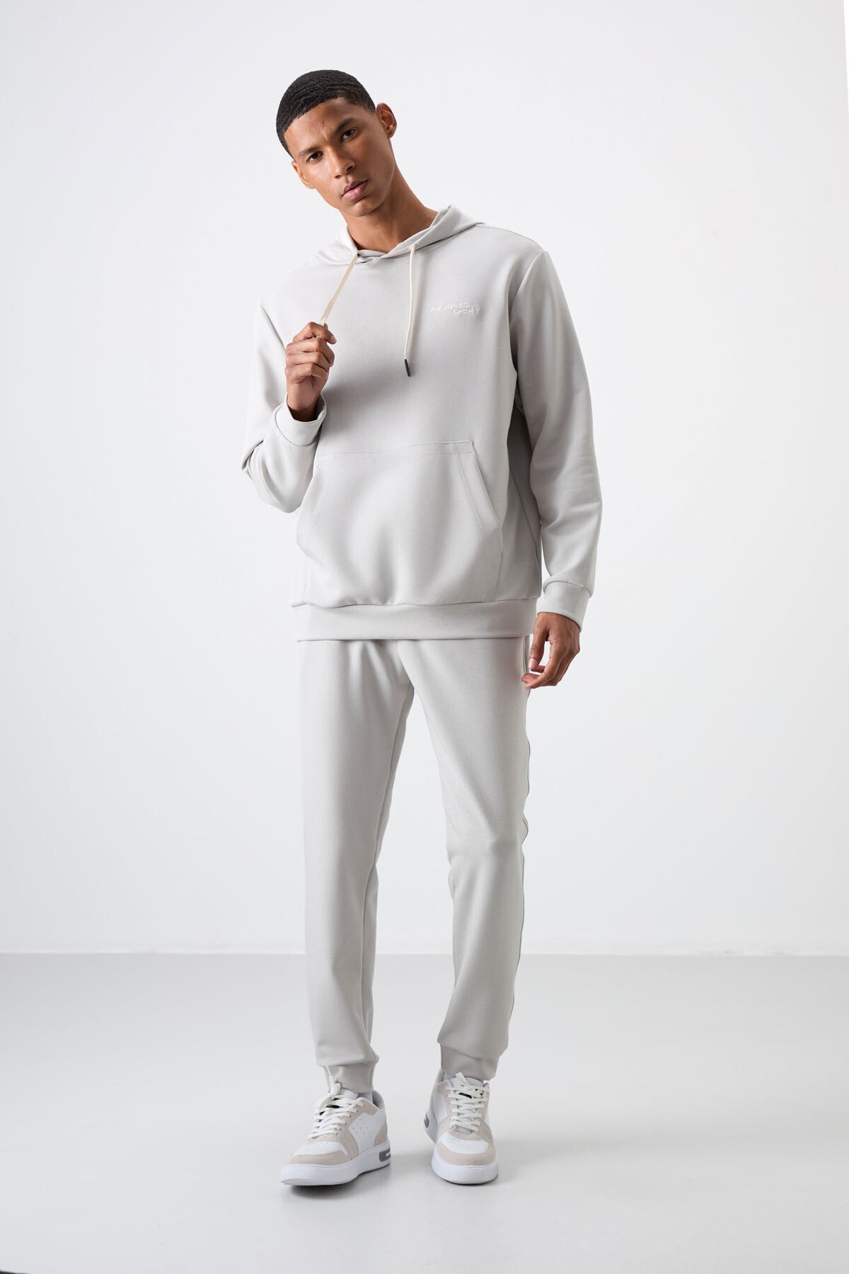 Image of Taş Pamuklu Kalın Yumuşak Dokulu Comfort Fit Nakışlı Erkek Eşofman Takım - 85255