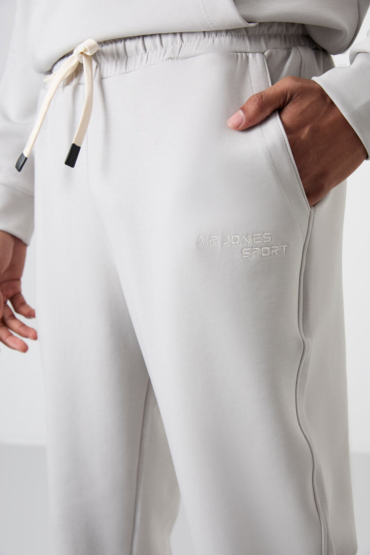 Image of Taş Pamuklu Kalın Yumuşak Dokulu Comfort Fit Nakışlı Erkek Eşofman Takım - 85255