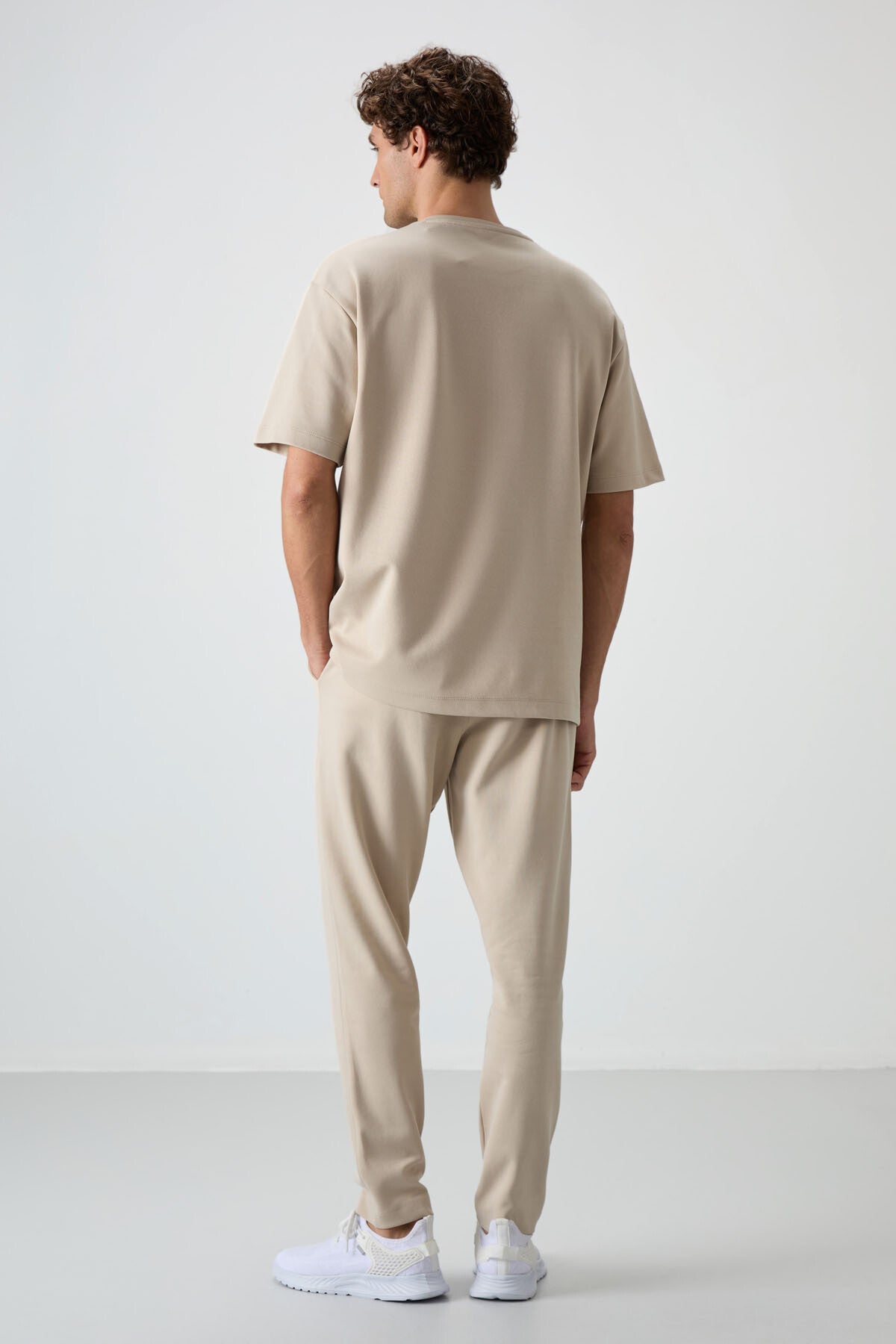 Image of Bej Pamuklu Kalın Yumuşak Dokulu Oversize Fit Nakışlı Erkek Eşofman Takım - 85252
