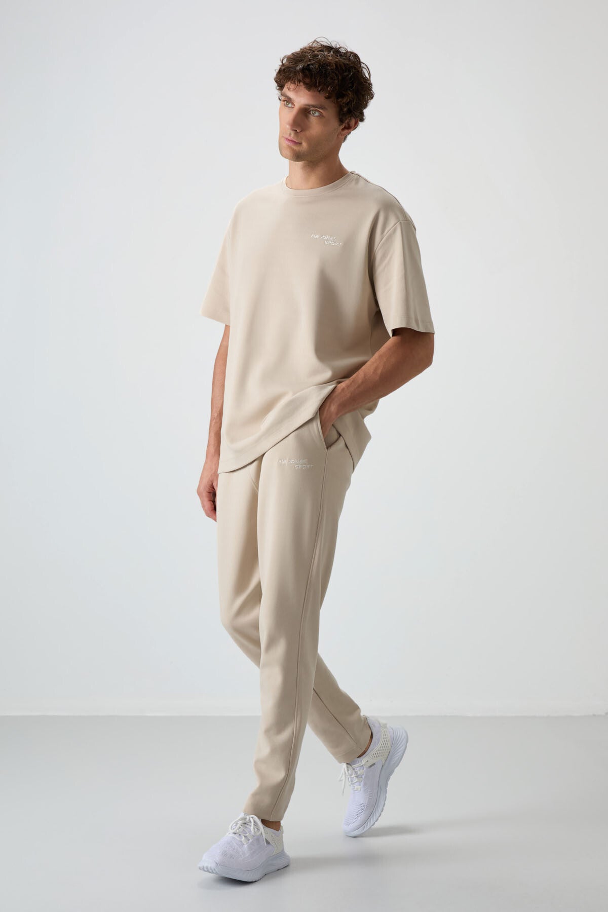 Image of Bej Pamuklu Kalın Yumuşak Dokulu Oversize Fit Nakışlı Erkek Eşofman Takım - 85252