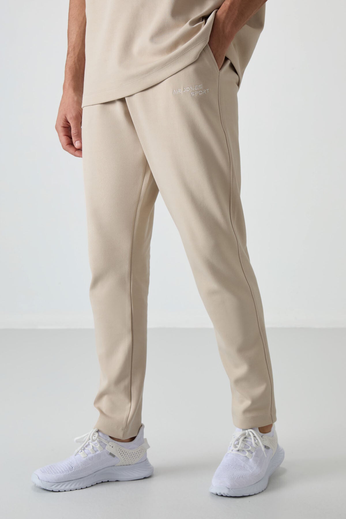 Image of Bej Pamuklu Kalın Yumuşak Dokulu Oversize Fit Nakışlı Erkek Eşofman Takım - 85252