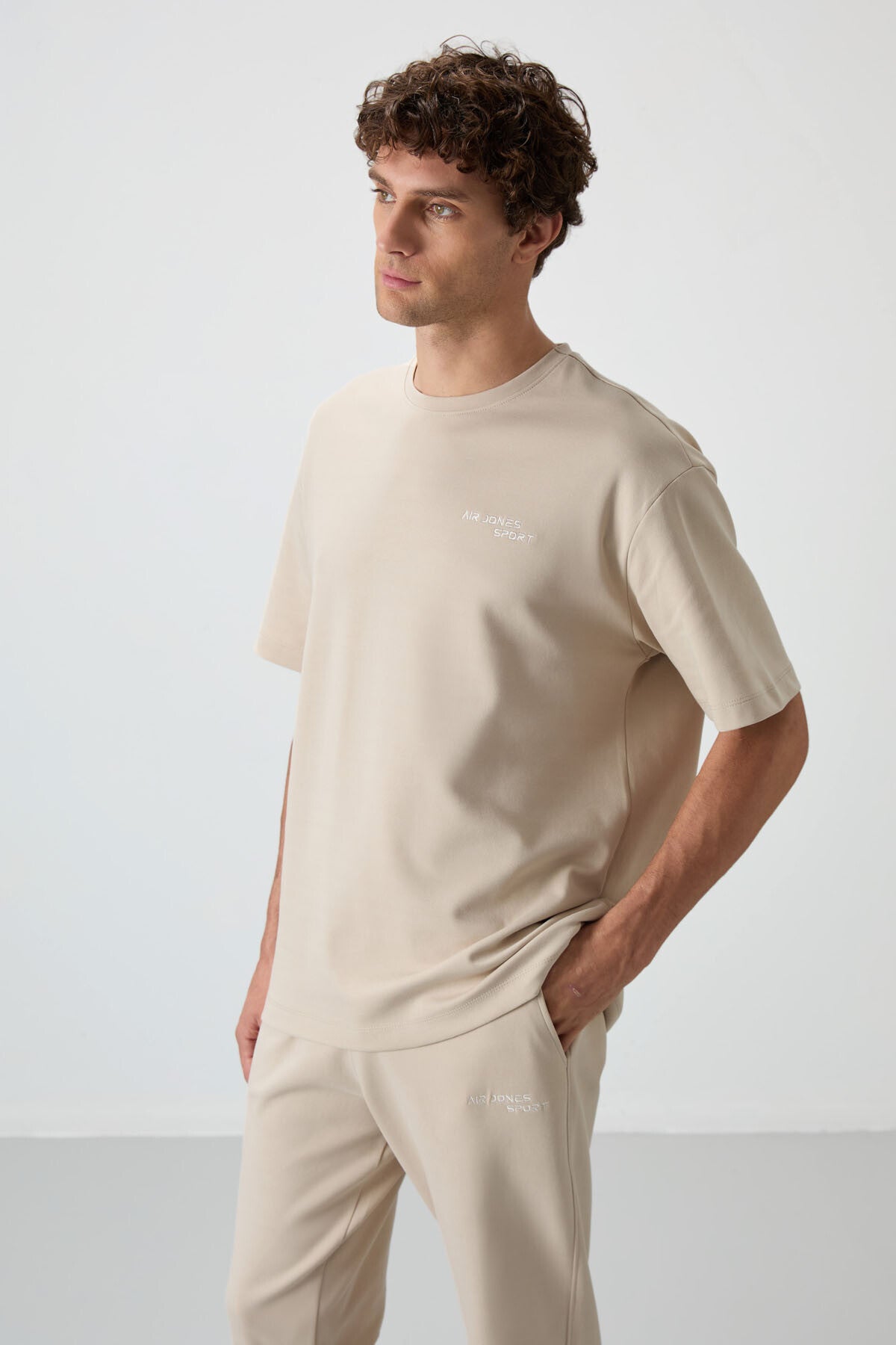 Image of Bej Pamuklu Kalın Yumuşak Dokulu Oversize Fit Nakışlı Erkek Eşofman Takım - 85252