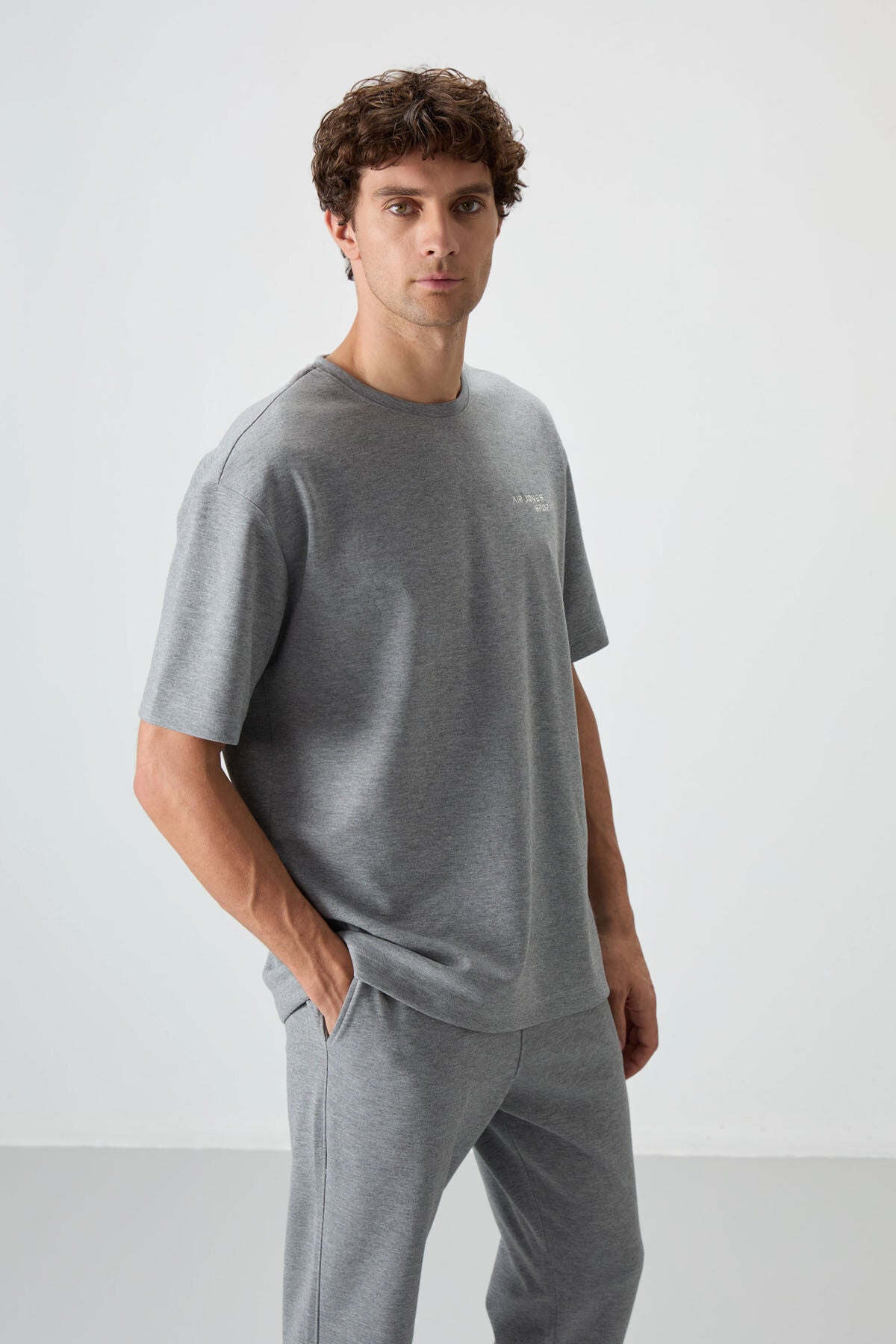 Image of Gri Melanj Pamuklu Kalın Yumuşak Dokulu Oversize Fit Nakışlı Erkek Eşofman Takım - 85252