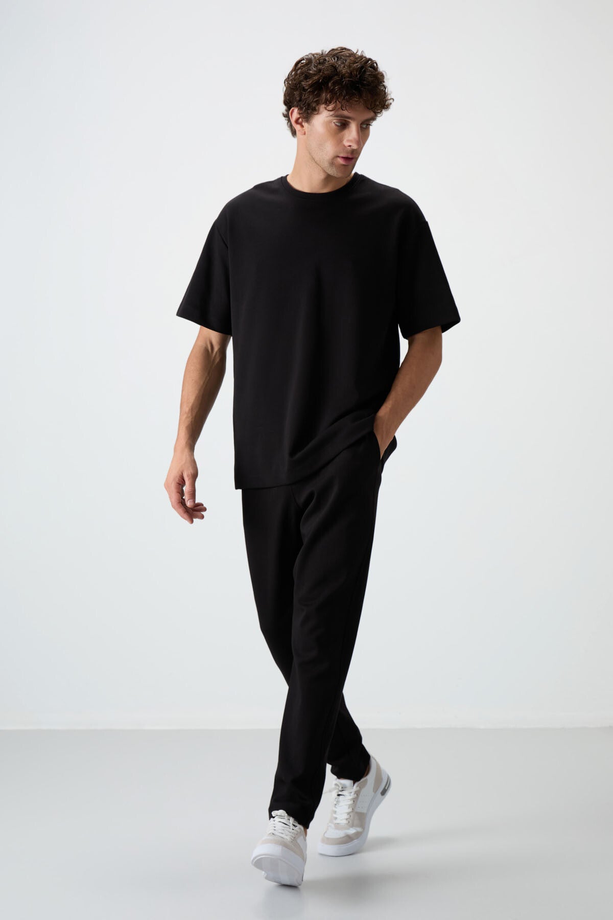 Image of Siyah Pamuklu Kalın Yumuşak Dokulu Oversize Fit Basic Erkek Eşofman Takım - 85251