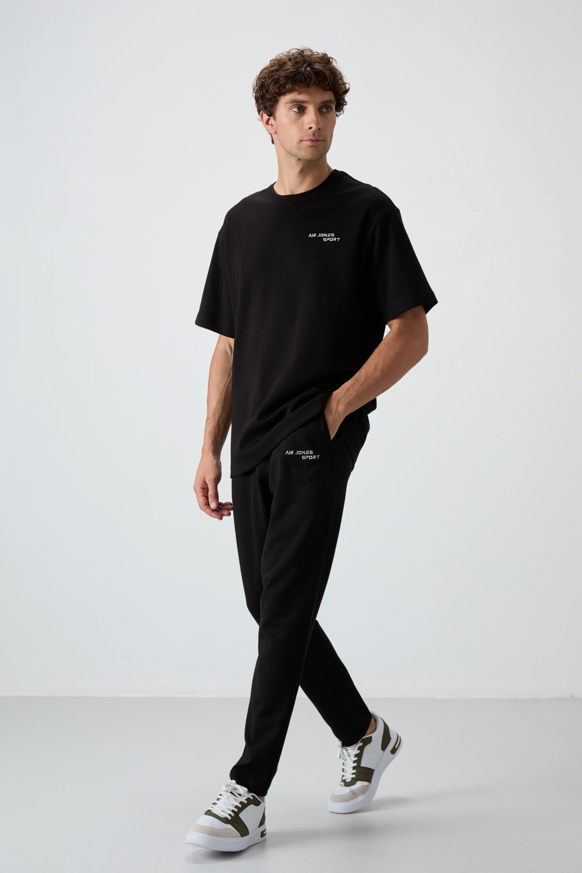 Image of Siyah Pamuklu Kalın Yumuşak Dokulu Oversize Fit Nakışlı Erkek Eşofman Takım - 85252