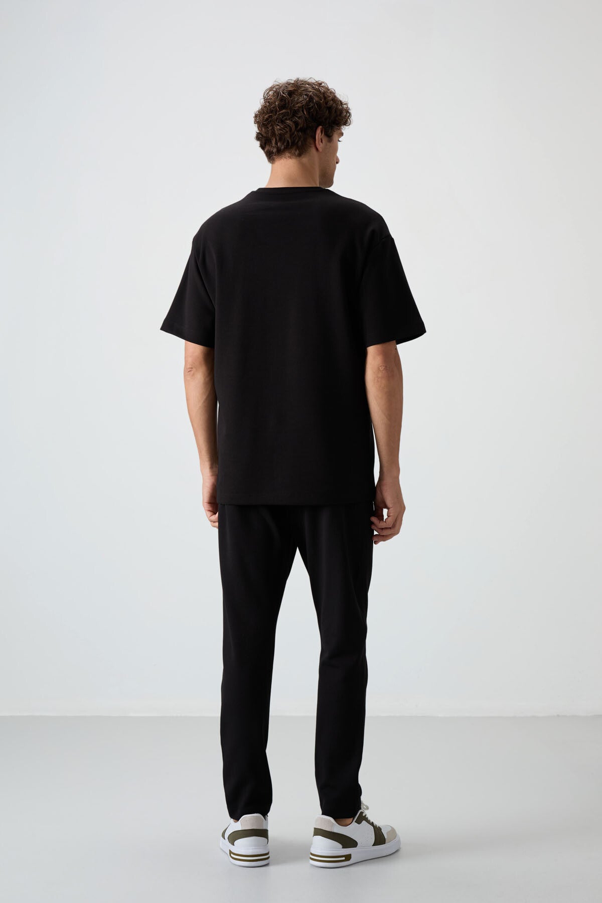 Image of Siyah Pamuklu Kalın Yumuşak Dokulu Oversize Fit Nakışlı Erkek Eşofman Takım - 85252