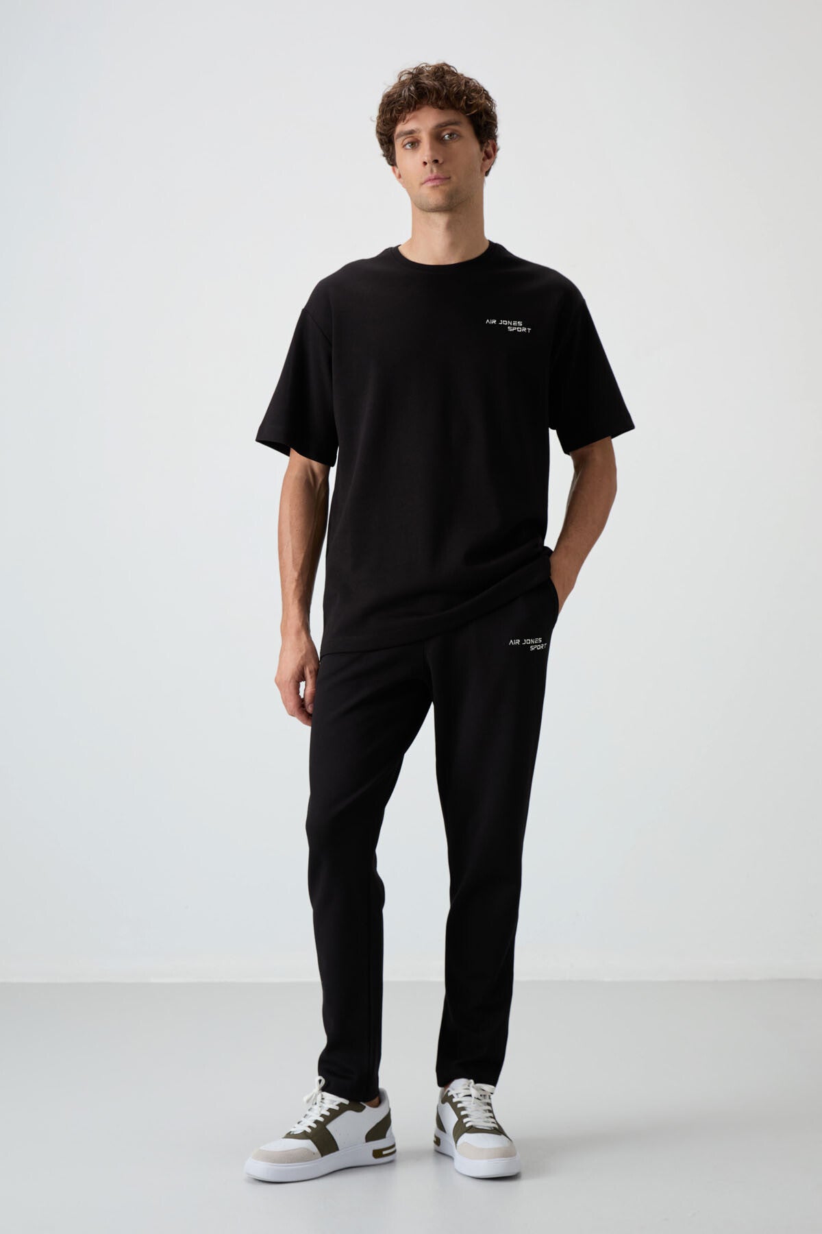 Image of Siyah Pamuklu Kalın Yumuşak Dokulu Oversize Fit Nakışlı Erkek Eşofman Takım - 85252