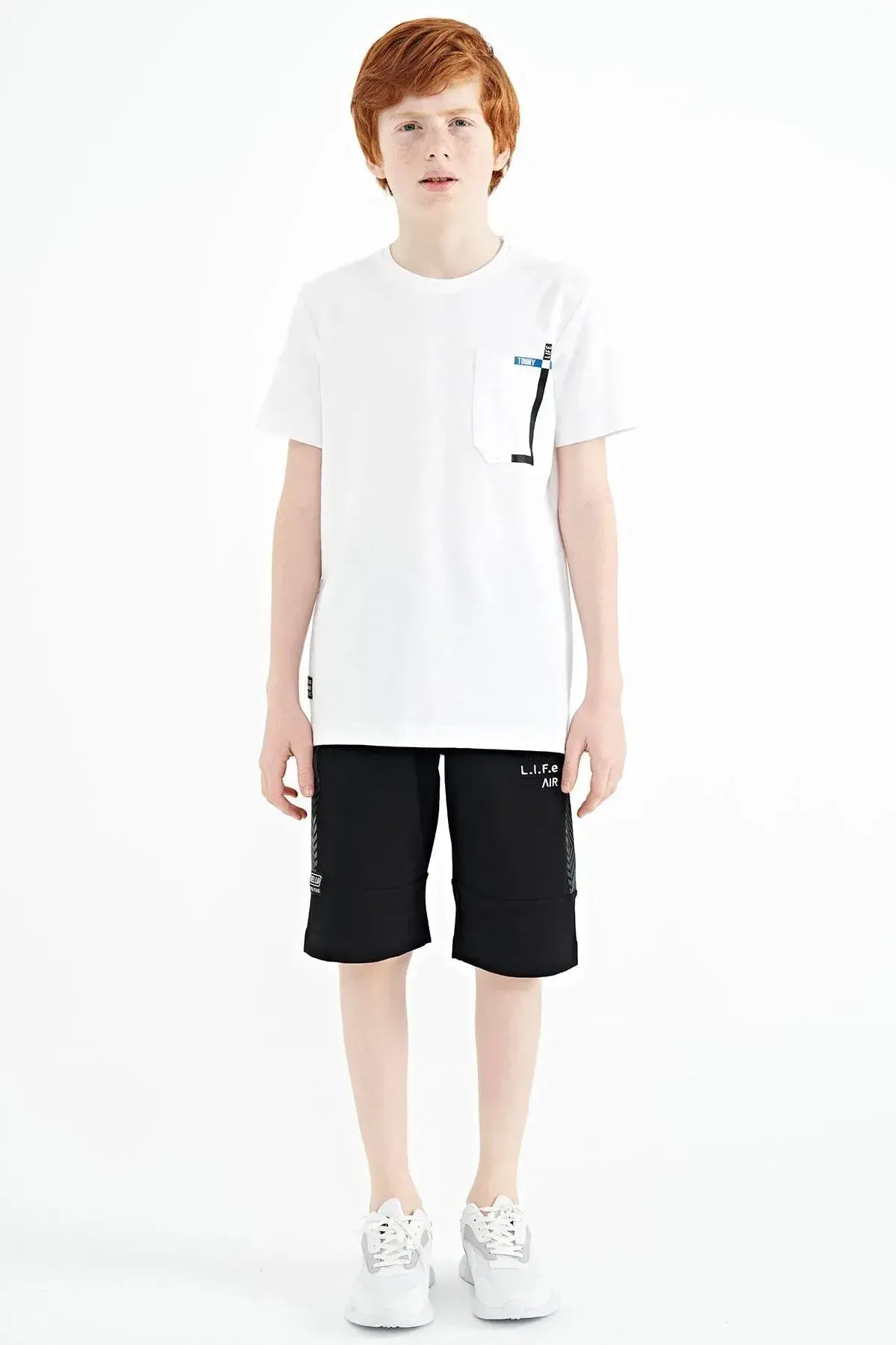 Image of Beyaz Cep Detaylı O Yaka Standart Kalıp Erkek Çocuk T-Shirt - 11120