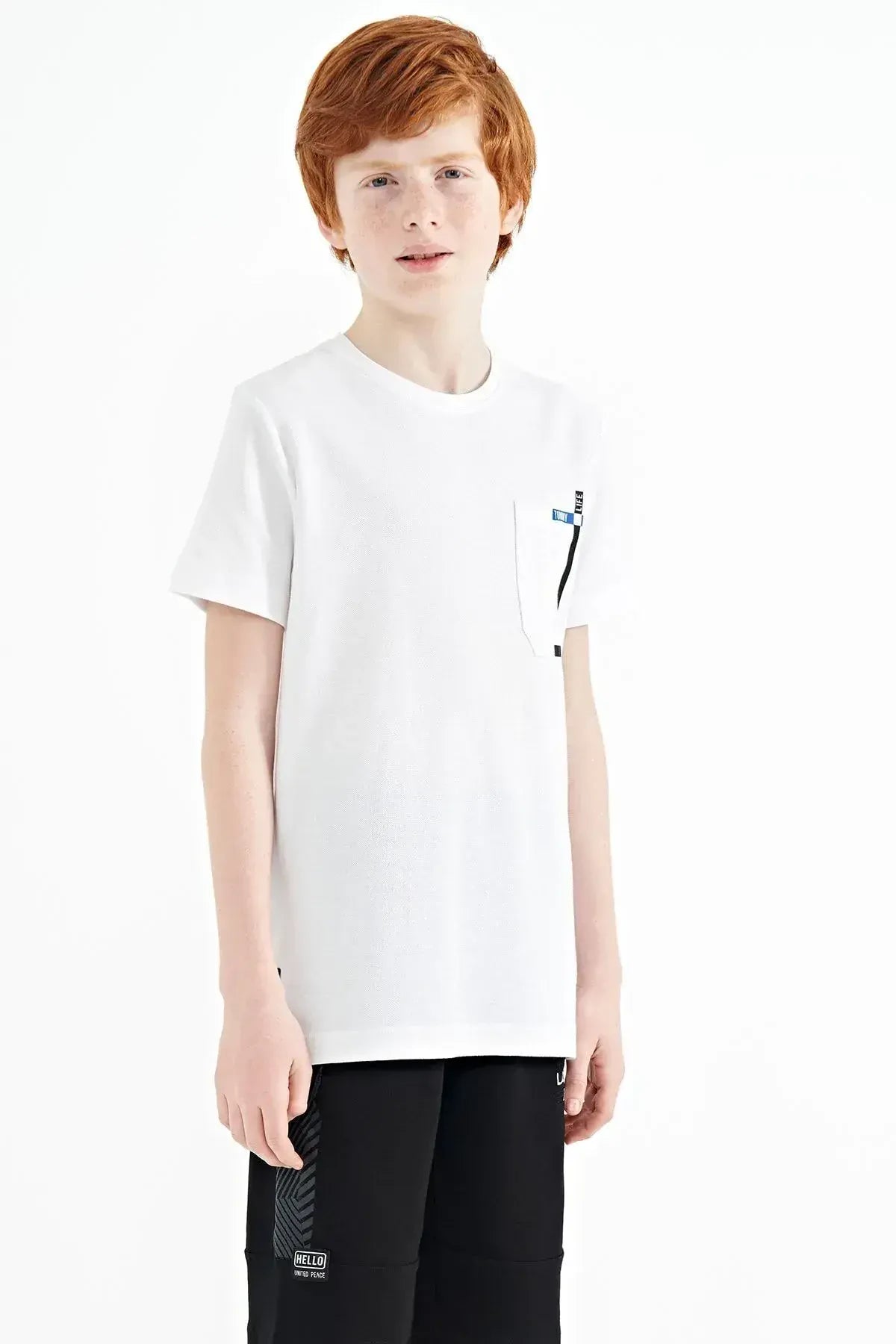 Image of Beyaz Cep Detaylı O Yaka Standart Kalıp Erkek Çocuk T-Shirt - 11120