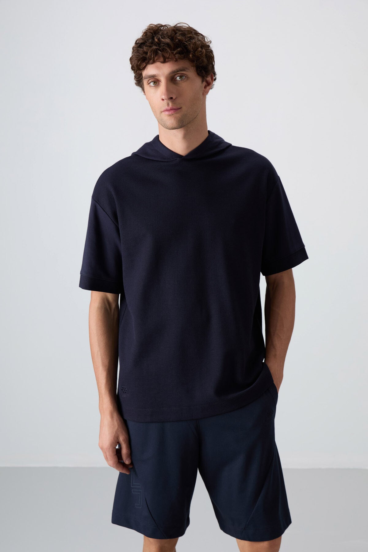 Image of Lacivert Pamuklu Kalın Yüzeyi Dokulu Oversize Fit Basic Erkek T-Shirt - 88335