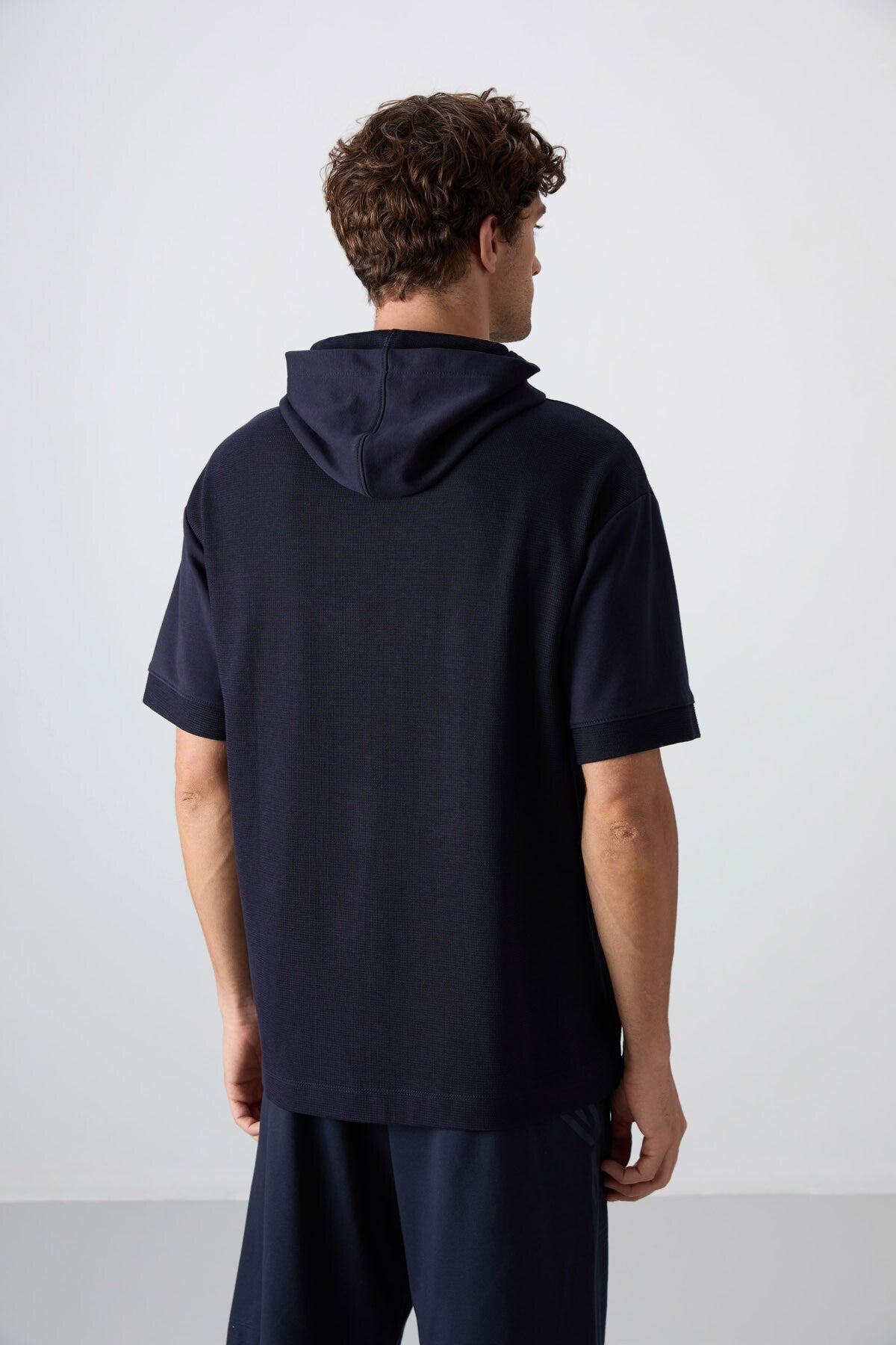 Image of Lacivert Pamuklu Kalın Yüzeyi Dokulu Oversize Fit Basic Erkek T-Shirt - 88335