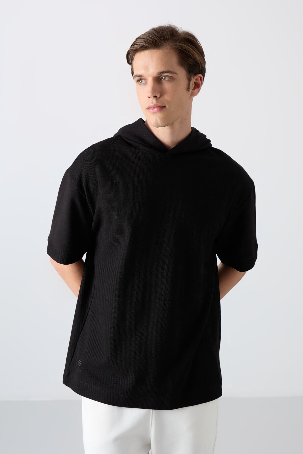 Image of Siyah Pamuklu Kalın Yüzeyi Dokulu Oversize Fit Basic Erkek T-Shirt - 88335