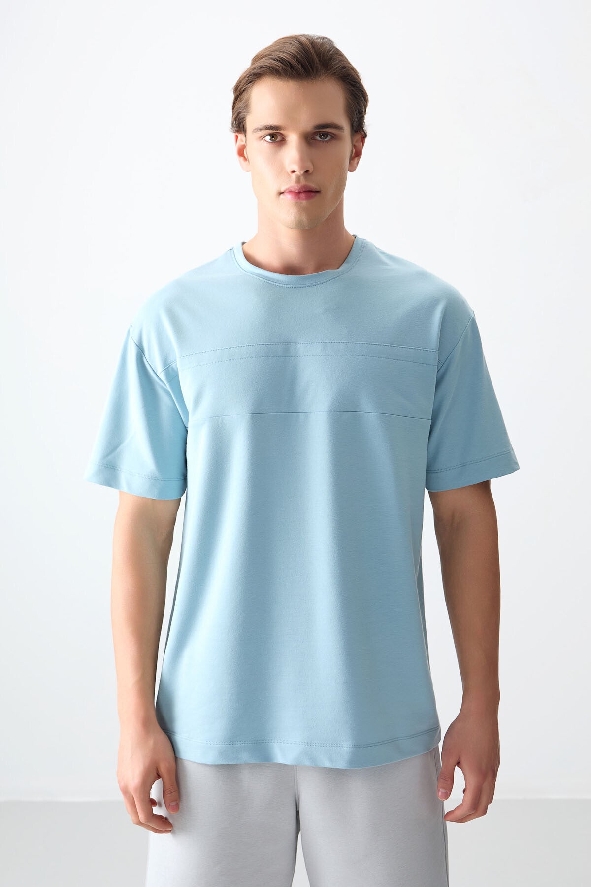 Image of Tricou bărbătesc albastru deschis, gros, texturat, croială supradimensionată, din bumbac - 88378