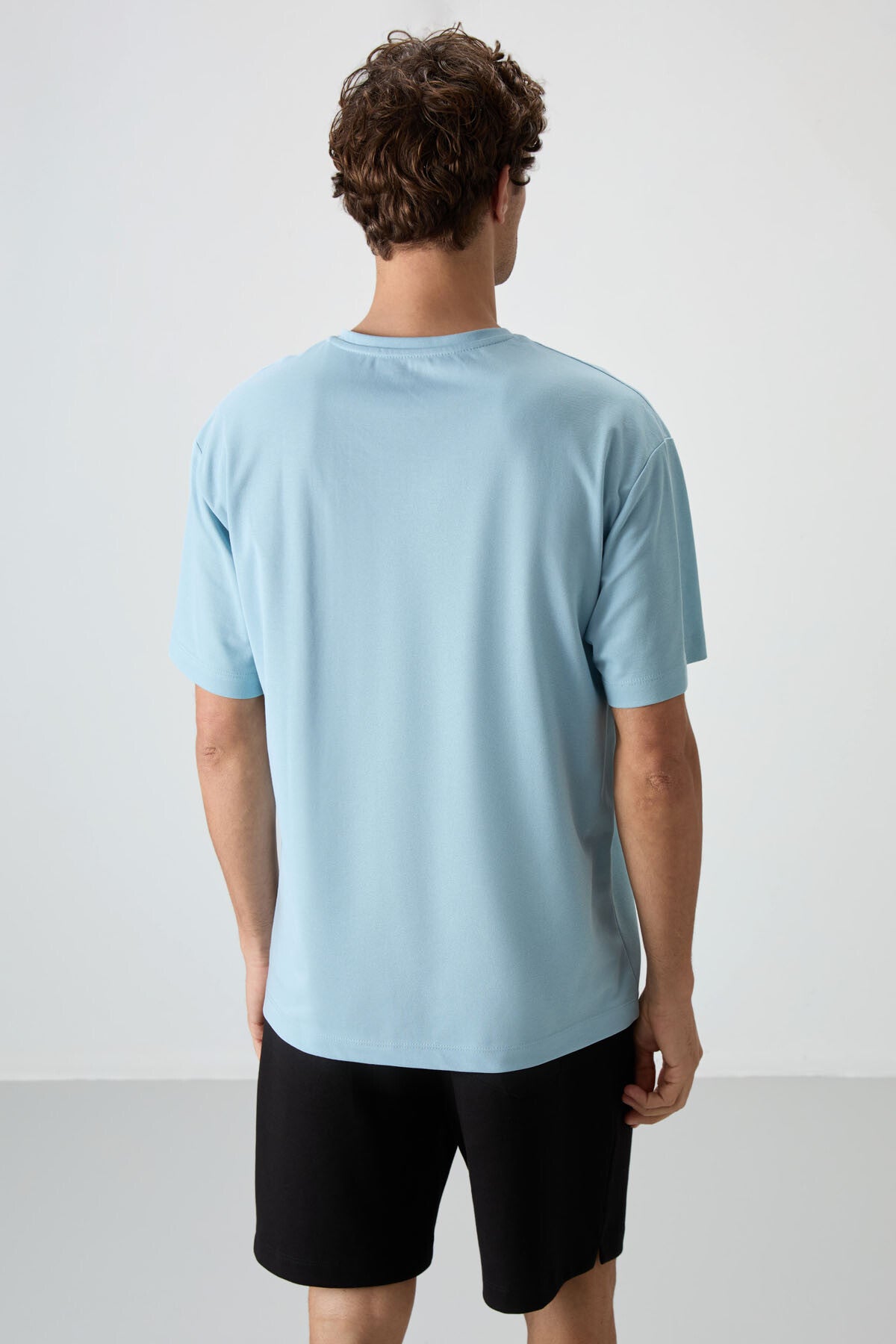 Image of Açık Mavi Pamuklu Kalın Yüzeyi Dokulu Oversize Fit  Baskılı Erkek T-Shirt - 88364