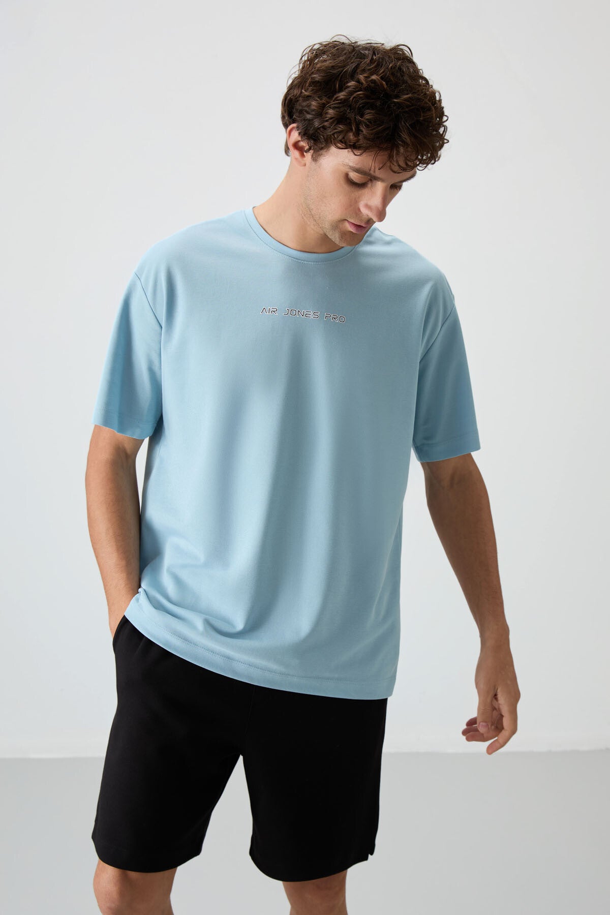 Image of Açık Mavi Pamuklu Kalın Yüzeyi Dokulu Oversize Fit  Baskılı Erkek T-Shirt - 88364
