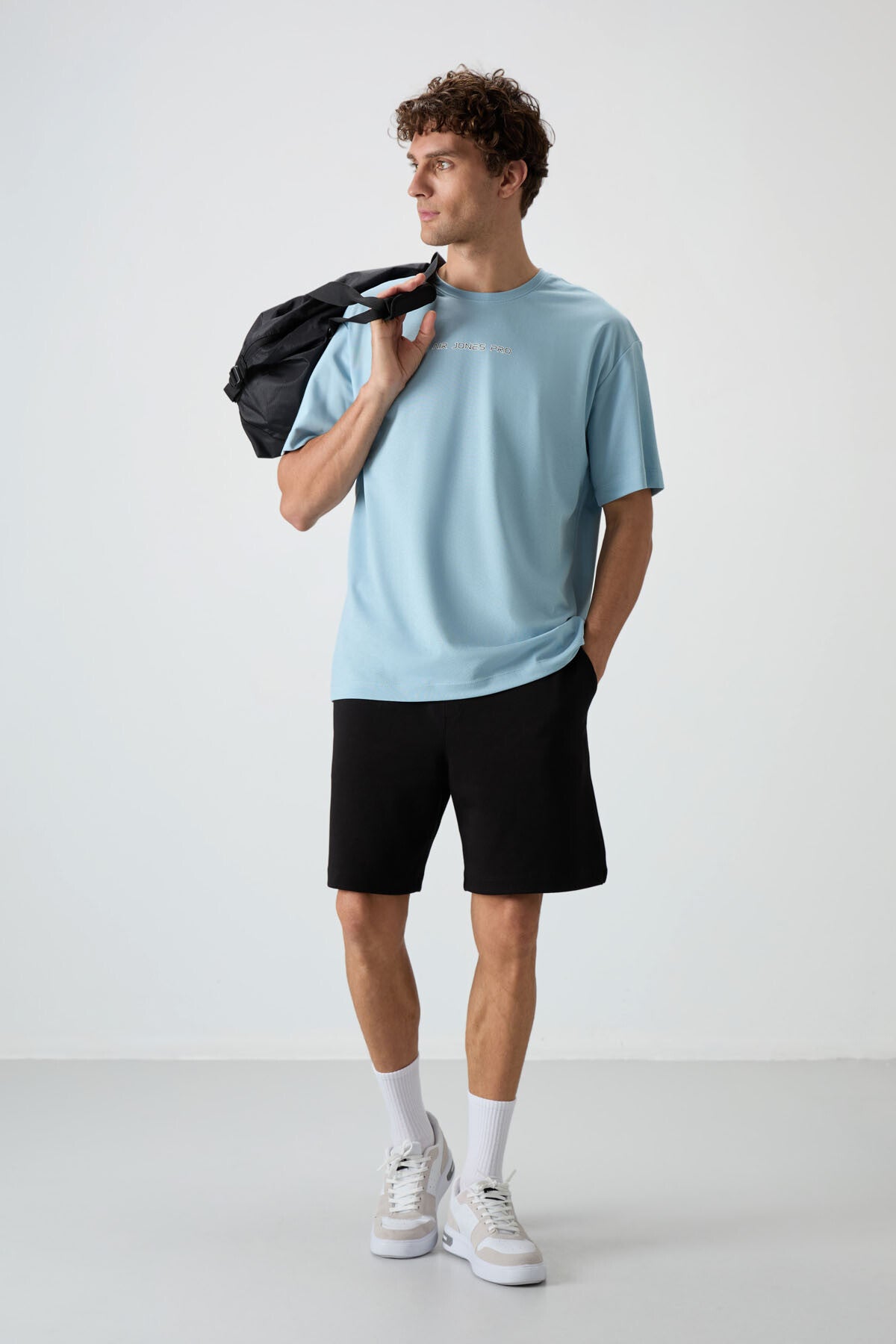 Image of Açık Mavi Pamuklu Kalın Yüzeyi Dokulu Oversize Fit  Baskılı Erkek T-Shirt - 88364
